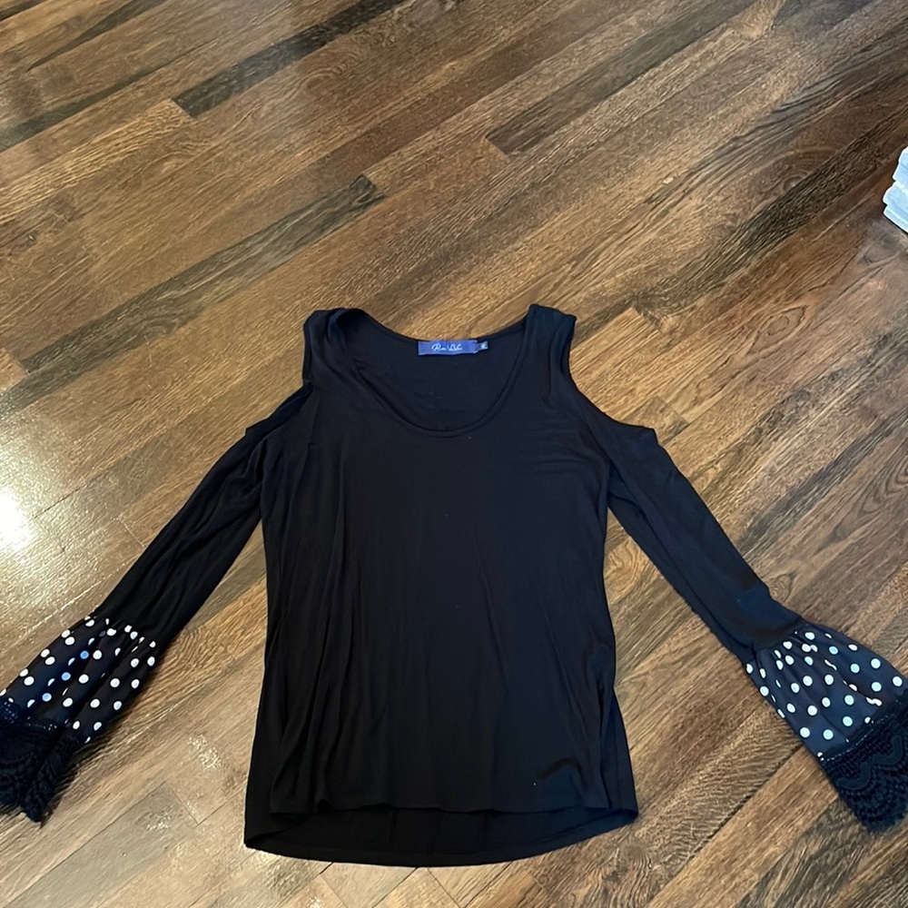 Black long sleeve cut out shoulders